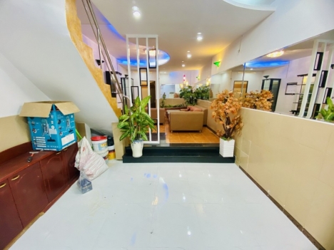 BÁN NHÀ NGUYỄN KIỆM 45M2 NỞ HẬU 4,2 M 2 TẦNG ĐẸP LUNG LINH FULL NỘI THẤT XIN 3.7 TỶ.