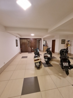 Ô tô - Kinh doanh  Kim Mã  292m x 4 tầng, MT16, giá 60,5 tỷ