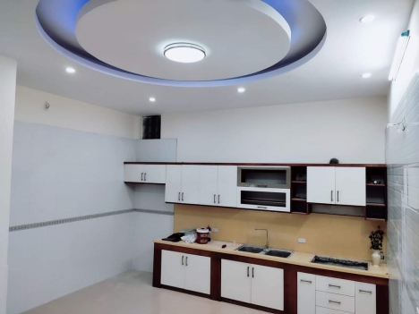 Nhà 5 tâng Tô Hiệu Hà Đông   80,5 m xây  5 tầng mt 4m 7 tỷ 2  ô tô