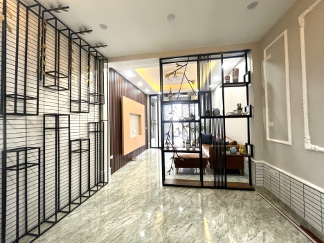 BÁN NHÀ BỒ ĐỀ, Ô TÔ ĐỖ CỬA, NHÀ ĐẸP, NGÕ THÔNG 2 ĐẦU, CÔNG NĂNG HOÀN HẢO, 50M2x4M