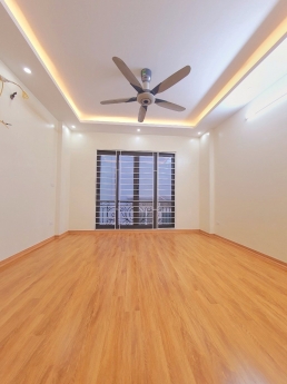 Bán nhà hiếm, Võ Thị Sáu, Hai Bà,ô tô sát cửa,6 tầng,60m2,thang máy,hơn 9tỷ.