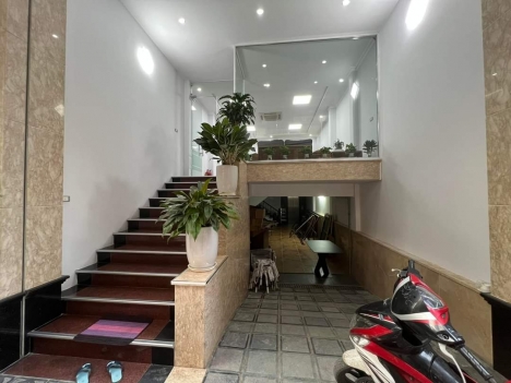 Toà VP mặt phố Nguyễn Khang thang máy, tầng hầm , ô tô tránh dừng đỗ  KDVP, Cafe 98m-21 tỷ