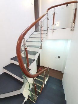 BÁN NHÀ PHỐ ĐẠI LA: 40M2, 4 TẦNG, MT 4M, 3 NGỦ. NGÕ RỘNG GẦN PHỐ. 3.7 TỶ