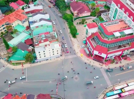 BÁN 3 LỐC NHÀ MẶT TIỀN KINH DOANH ĐÀ LẠT