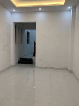 CHÍNH CHỦ BÁN NHÀ PHỐ NGỌC LÂM - 40M - MT 4M - 3 TẦNG - NGÕ THÔNG - LÔ GÓC - 20M RA Ô TÔ TRÁNH -