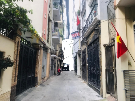 Bán nhà gấp xuất ngoại,Lò Đúc,Hai Bà,ô tô đỗ trong nhà,DT 90m2,giá nhỉnh hơn 13 tỷ.LH .