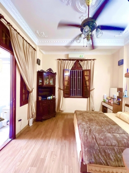 BÁN NHÀ KIM MÃ-LÔ GÓC-2 THOÁNG-FULL NỘI THẤT-46m CHỈ 5 TỶ