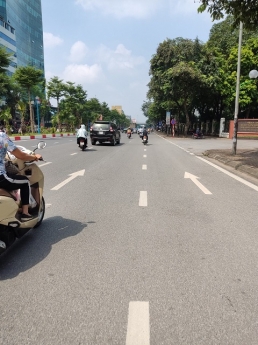 Phân lô, Gara 2 ô tô Hoàng Quốc Việt, vừa ở vừa kinh doanh, 50m, 9.2 tỷ