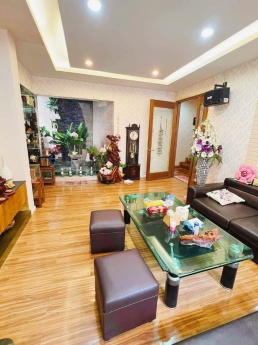 Nhà Ngô Quyền, tặng nội thất đẹp, khu cán bộ, gần phố, bãi ôtô cạnh nhà, 50mx4 tầng. Giá chỉ 4.5 tỷ