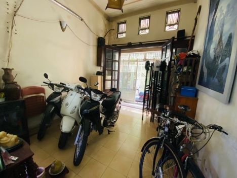 HHA 210.8 Nhà khu an ninh Quận 1 giá rẻ, 52m2. Hẻm gần mặt tiền kinh doanh. Giảm 4 tỷ.