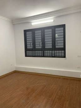 CHÍNH CHỦ BÁN NHÀ PHỐ NGỌC LÂM - 40M - MT 4M - 3 TẦNG - NGÕ THÔNG - LÔ GÓC - 20M RA Ô TÔ TRÁNH -