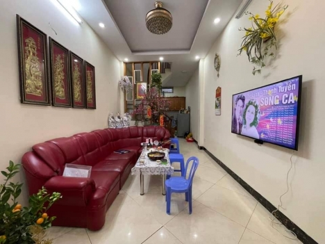 HOT! Bán nhà Trương Định 30m2 x 5 tầng,gần phố, thoáng sáng giá chỉ 3.6 tỷ.