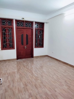 Nhà 5 tâng Tô Hiệu Hà Đông   80,5 m xây  5 tầng mt 4m 7 tỷ 2  ô tô
