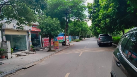 Nhà đẹp ở ngay Khu ĐT Văn Phú Hà Đông 83m 5 T MT 4,5 m 3 ô tô tránh kd 11 tỷ 8