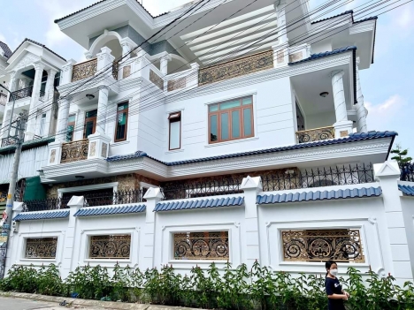 LÔ GÓC 2 MT- TẶNG FULL NỘI THẤT CAO CẤP.
⛺️ DT: 150M2 (11M * 13.6M) CHỈ : 13 TỶ 600