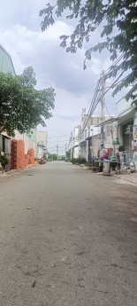 ĐƯỜNG NHỰA 8M THÔNG, GẦN MT TL10, 4P RA CHỢ BÀ HOM, KO HUY HOẠCH, NGANG HIẾM 5M, SỔ VUÔNG A4, NHÀ