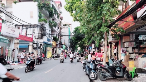 Nhà 5 tâng Tô Hiệu Hà Đông   80,5 m xây  5 tầng mt 4m 7 tỷ 2  ô tô