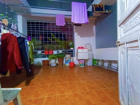 BÁN NHÀ CẦU GIẤY-LÔ GÓC-2 THOÁNG-OTO 5M-CHỈ 5 TỶ