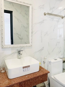 Khách Sạn 5 Tầng - 25 Phòng- ngay TTTP - Chợ Đà Lạt - Vào Kinh Doanh ngay