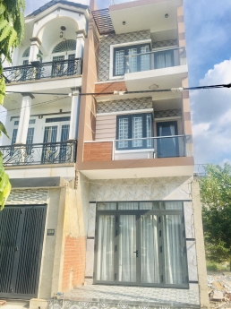 Nhà mới xây 100%, 1 trệt, 2 lầu, sân thượng trước và sau. Khu Nam Cường ngay Cầu vượt Gò Dưa QL!A