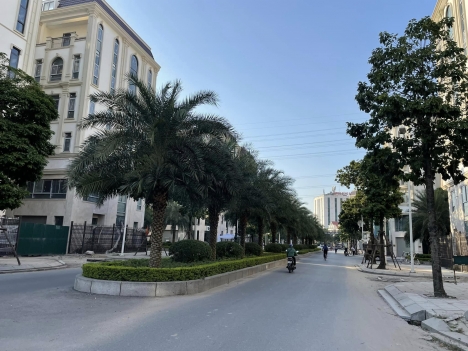 Bán Thấp Hơn Thị Trường 3 Tỷ shophouse Him Lam Vạn Phúc 91m2 6 Tầng _ Trục Chính_ giá 18.5 tỷ