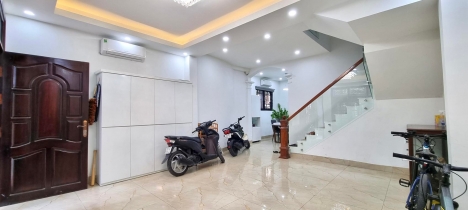BÁN NHÀ BỒ ĐỀ 60M2- 4 TẦNG-  8,7 TỶ-PHÂN LÔ Ô TÔ CHẠY VÒNG TRÒN - NHÀ ĐẸP Ở LUÔN
