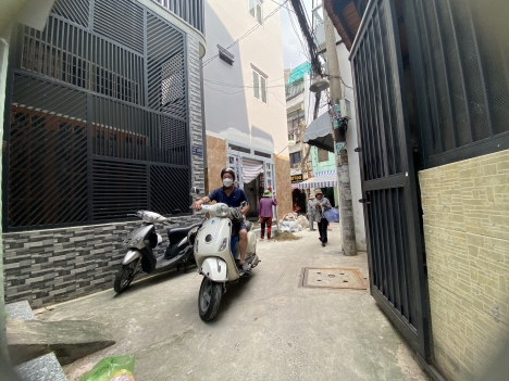BÁN NHÀ Q.10 CHỢ HÒA HƯNG HẺM THÔNG TỨ TUNG