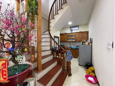 HOT! Bán nhà Trương Định 30m2 x 5 tầng,gần phố, thoáng sáng giá chỉ 3.6 tỷ.