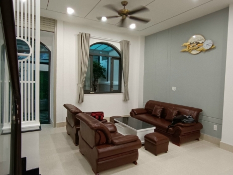 Bán Nhà 2MT hẻm 6m Bờ Bao Tân Thắng Q.TP 5.3x16m Giá 11,8 tỷ