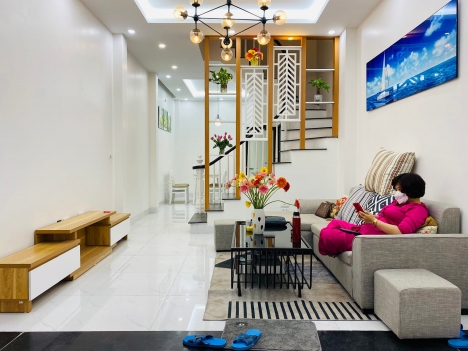 BÁN NHÀ PHỐ GIẢI PHÓNG: 45M2, 5 TẦNG, MT 4.2M, LÔ GÓC, NGÕ 3 GÁC NÔNG. 3.9 TỶ