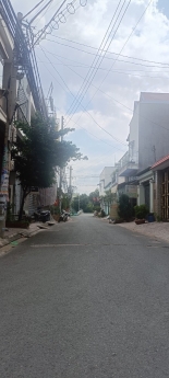 ĐƯỜNG NHỰA 8M THÔNG, GẦN MT TL10, 4P RA CHỢ BÀ HOM, KO HUY HOẠCH, NGANG HIẾM 5M, SỔ VUÔNG A4, NHÀ