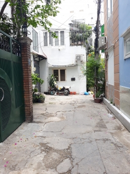 NHÀ NGUYỄN TRỌNG TUYỂN, DT 40M2, CHỈ 5 TỶ TL