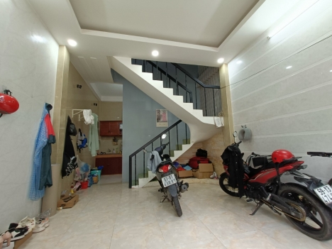 Bán gấp nhà hẻm với giá siêu mềm, đường Lạc Long Quân, P.5, Q.11