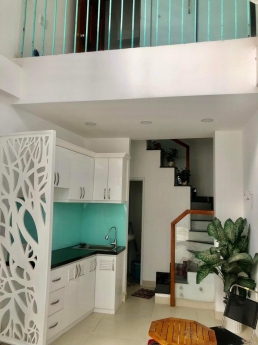 BÁN GẤP NHÀ HXH CĂN LÔ GÓC NƠ TRANG LONG BÌNH THẠNH,5 TẦNG BTCT,NGANG KHỦNG 8 M ,NHÀ MỚI NHỈNH 4 TỶ