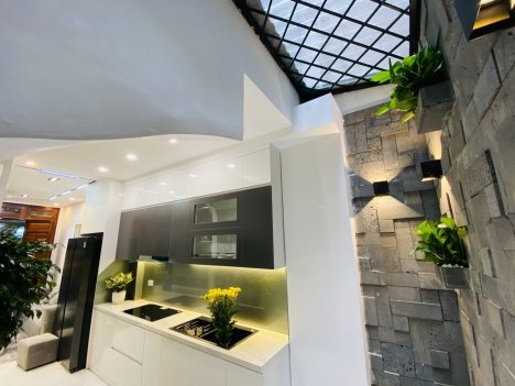 CHỦ CẦN BÁN NHÀ KIM GIANG QUẬN THANH XUÂN 33m2 x 5 T 4.65 TỶ Ô TÔ KD