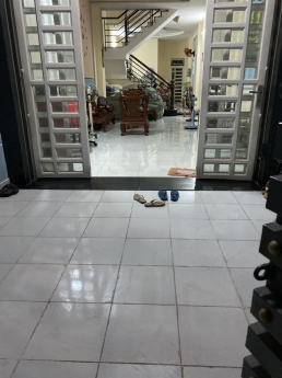 Nhà ngay Mã Lò và Hương Lộ 2, dt 4.3x21, 2 lầu. 4 phòng ngủ. Giá 5.7 tỷ thương lượng