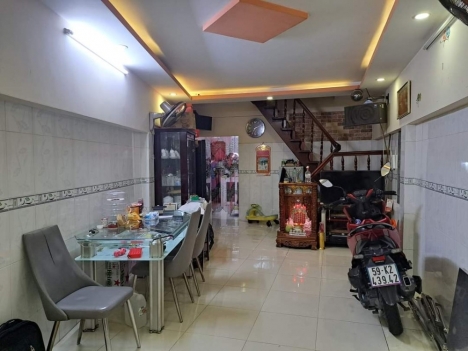 Nhà bán 385B Hậu Giang 61m2 Phường 11 Quận 6 chỉ 3.7 tỷ