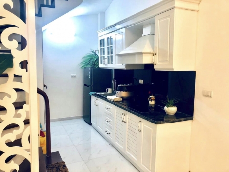 CẦN BÁN GẤP NHÀ ĐỘI CẤN - GIÁ HƠN 4 TỶ - 38m2