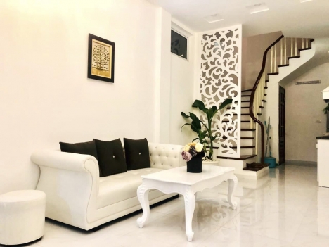 CẦN BÁN GẤP NHÀ ĐỘI CẤN - GIÁ HƠN 4 TỶ - 38m2