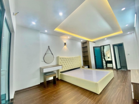 Rẻ! Lô góc Cầu Giấy, ngõ 3m, cực thoáng, oto gần, 45m x 4T chỉ 4,65 tỷ