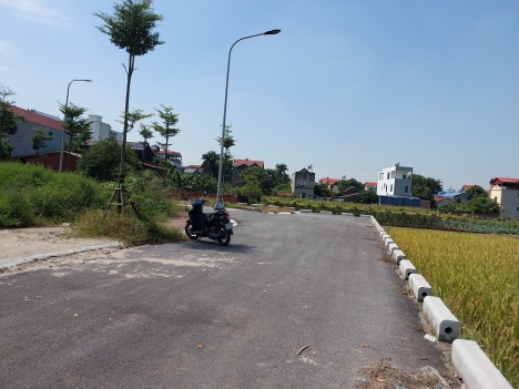 PHÂN LÔ DỰ ÁN, Ô TÔ CHẠY VÒNG QUANH, SÁT PHỐ LÊ HỮU TỰU. X 2,