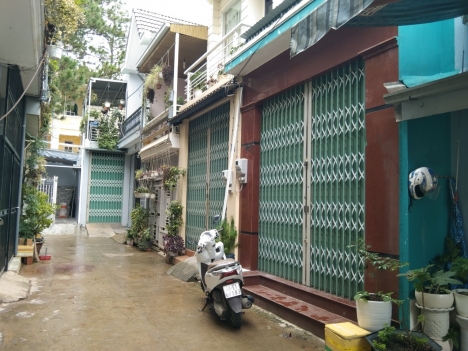 Cần tiền bán gấp nhà sổ XD riêng gần trung tâm đường Phan Chu Trinh, Đà Lạt giá 4.7 tỷ