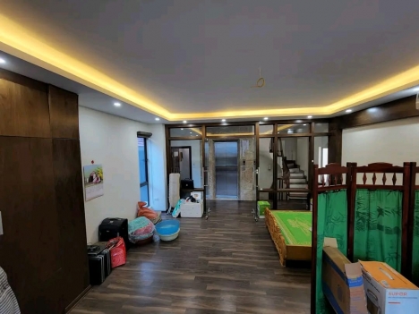 CẦU GIÂY - MẶT PHỐ KINH DOANH Ô TÔ TRÁNH - LÔ GÓC 3 THOÁNG - THANG MÁY - LỪNG LỮNG GIỮA BẦU TRỜI -