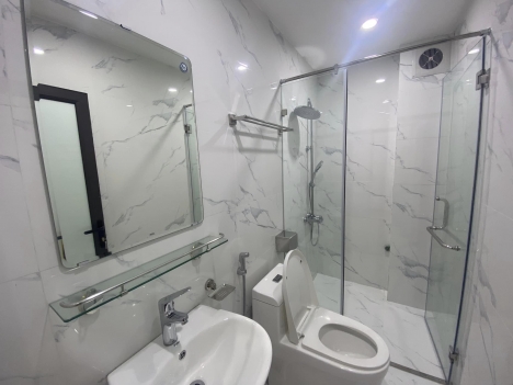 NHÀ  NGÃ TƯ SỞ- ĐẸP NHƯ CUNG ĐIỆN  - 4 TẦNG 5 NGỦ - TẶNG FULL NỘI THẤT VIP - KINH DOANH NHỎ - Ở