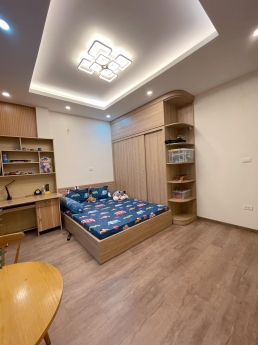 **Rẻ! Lô góc Cầu Giấy, ngõ 3m, cực thoáng, oto gần, 45m x 4T chỉ 4,65 tỷ