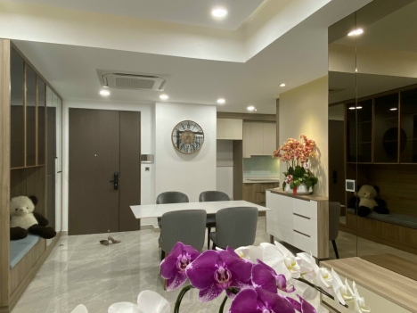 Bán gấp CH Midtown 2PN,90m 5.8 tỷ giá tốt nhất thị trường nhà đẹp, lầu cao