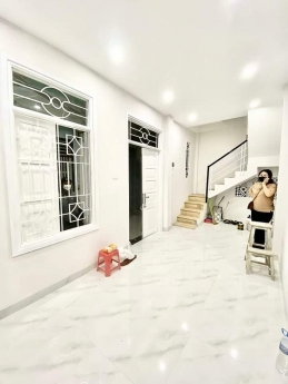 BÁN NHÀ - HOÀNG HOA THÁM - TÂY HỒ- - 20M2