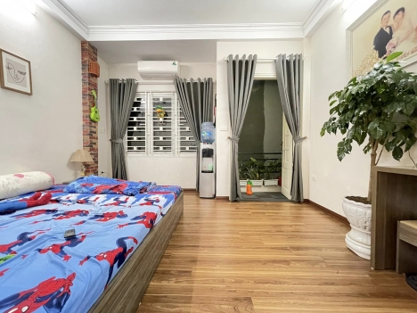 Hàng độc. Pháo Đài Láng, ngõ nông, oto gần, ngõ thoáng, thông, 38m2 sổ x 4T, chỉ 3,6 tỷ