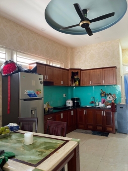 Nhà ngộp đường 102 TNP A quận 9. 63m2 đúc 3 tầng đẹp. Chỉ 4.9 tỷ.
