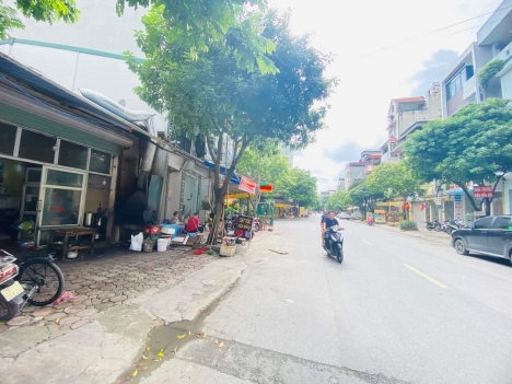 Bán  MP Nguyễn Viết Xuân, Hà Đông  90m  2 tầng kd vỉa hè mt 6.8  m 4 ô tô tránh 14 tỷ 9